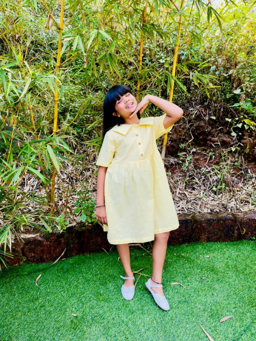 LOOSE-FIT LINEN DRESS